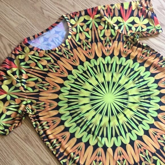 NEW unisex tee in lightweight material in size 2 X - Picture 4 of 7